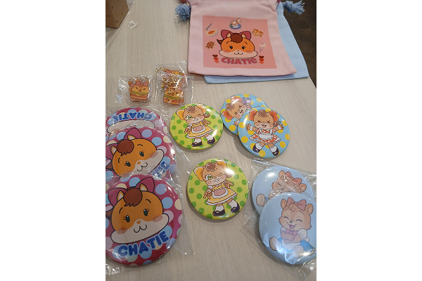 りすの女の子『シャティちゃん』の可愛いオリジナルグッズです。